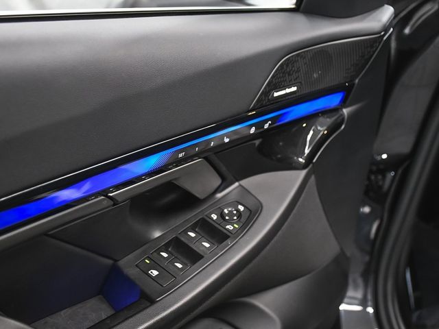 2025 BMW 5 Series 540i xDrive - 22956662 - 9