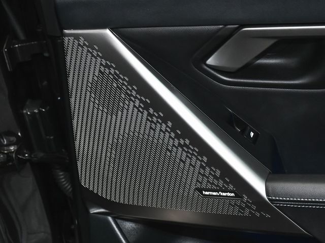 2025 BMW 5 Series 540i xDrive - 22956662 - 14