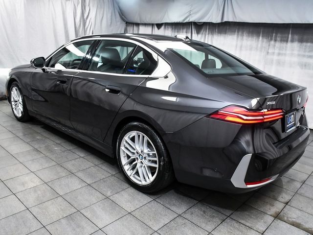 2025 BMW 5 Series 540i xDrive - 22956662 - 3