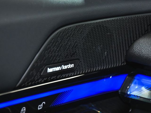 2025 BMW 5 Series 540i xDrive - 22956662 - 43