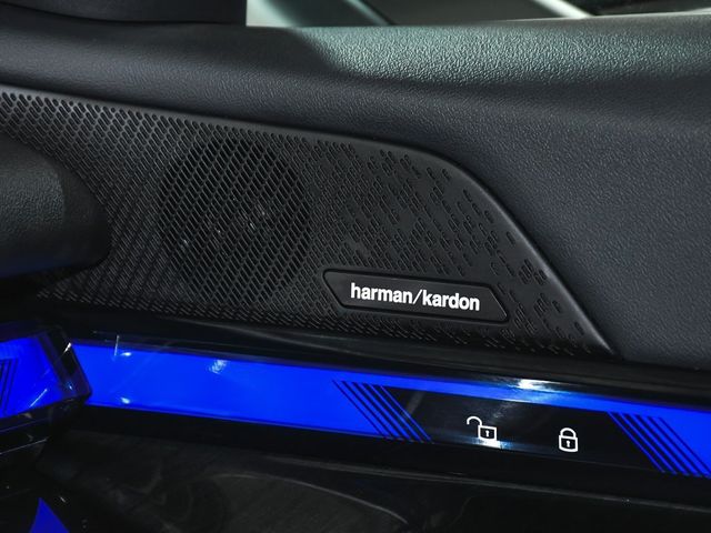 2025 BMW 5 Series 540i xDrive - 22956662 - 44