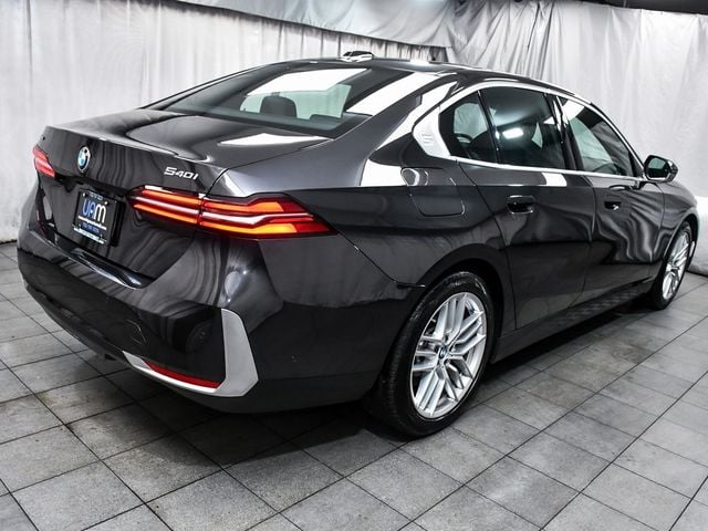 2025 BMW 5 Series 540i xDrive - 22956662 - 5