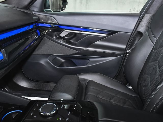 2025 BMW 5 Series 540i xDrive - 22956662 - 59