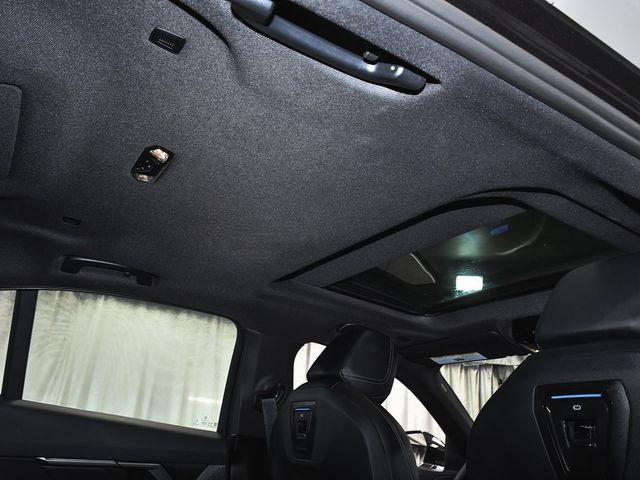 2025 BMW 5 Series 540i xDrive - 22956662 - 67