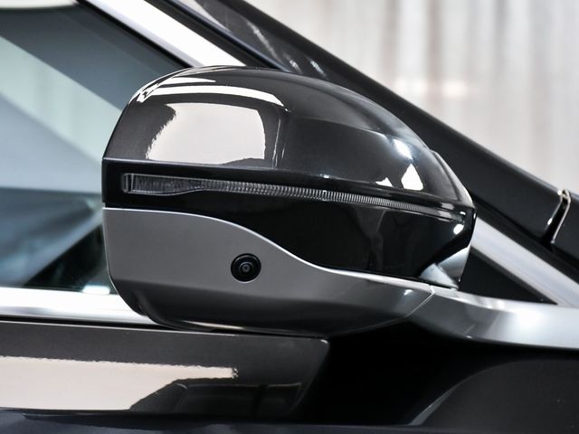 2025 BMW 5 Series 540i xDrive - 22956662 - 79