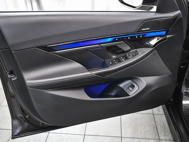 2025 BMW 5 Series 540i xDrive - 22956662 - 8