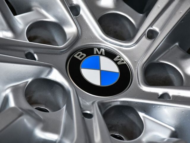 2025 BMW 5 Series 540i xDrive - 22956662 - 91