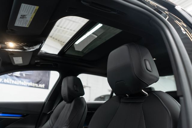 2025 BMW 5 Series 540i xDrive - 22929738 - 9