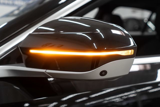 2025 BMW 5 Series 540i xDrive - 22929738 - 14