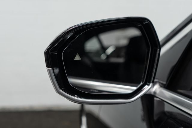 2025 BMW 5 Series 540i xDrive - 22929738 - 15