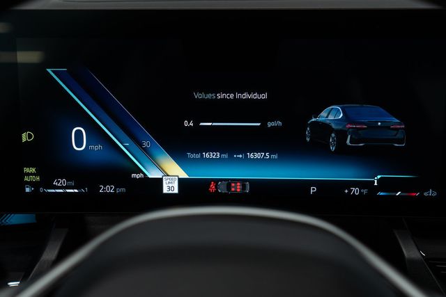 2025 BMW 5 Series 540i xDrive - 22929738 - 17