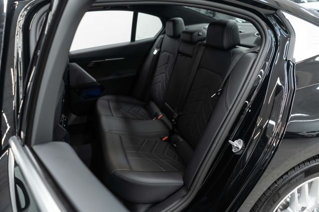 2025 BMW 5 Series 540i xDrive - 22929738 - 35