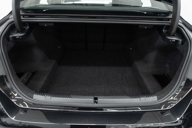 2025 BMW 5 Series 540i xDrive - 22929738 - 36