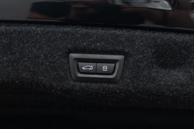 2025 BMW 5 Series 540i xDrive - 22929738 - 37