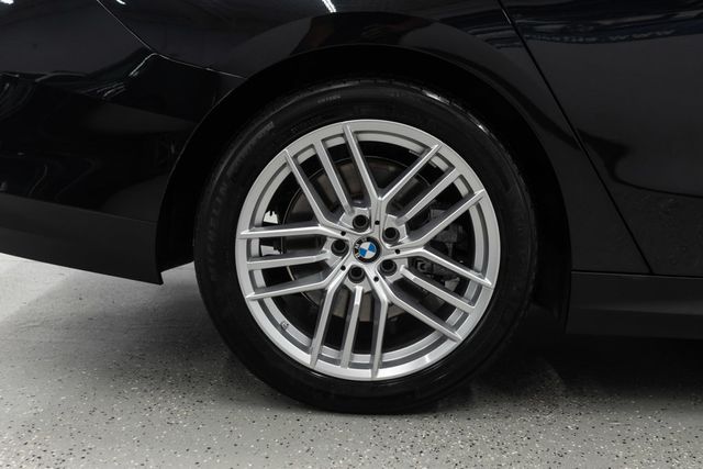 2025 BMW 5 Series 540i xDrive - 22929738 - 40