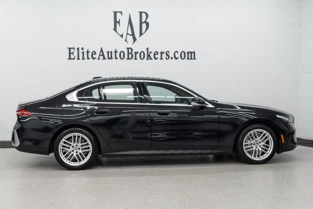 2025 BMW 5 Series 540i xDrive - 22929738 - 4
