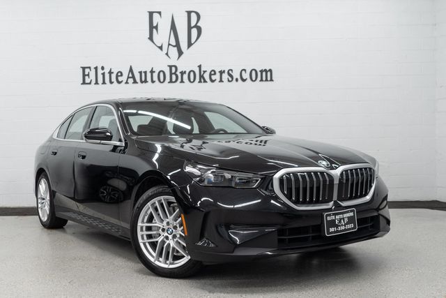 2025 BMW 5 Series 540i xDrive - 22929738 - 52