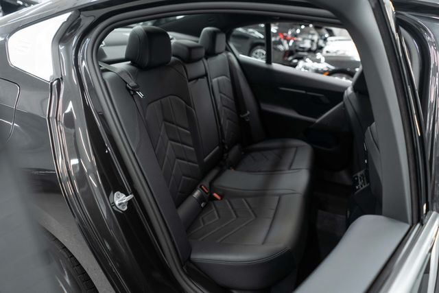 2025 BMW 5 Series 540i xDrive - 22929739 - 10