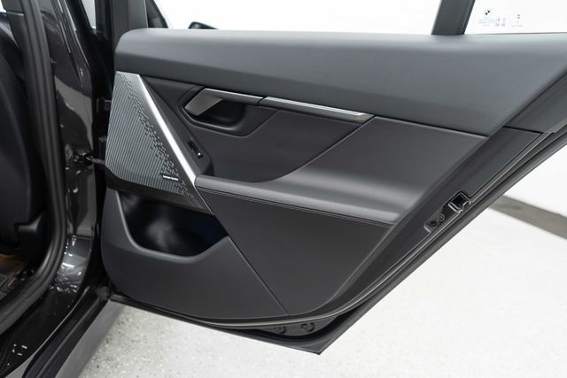 2025 BMW 5 Series 540i xDrive - 22929739 - 31