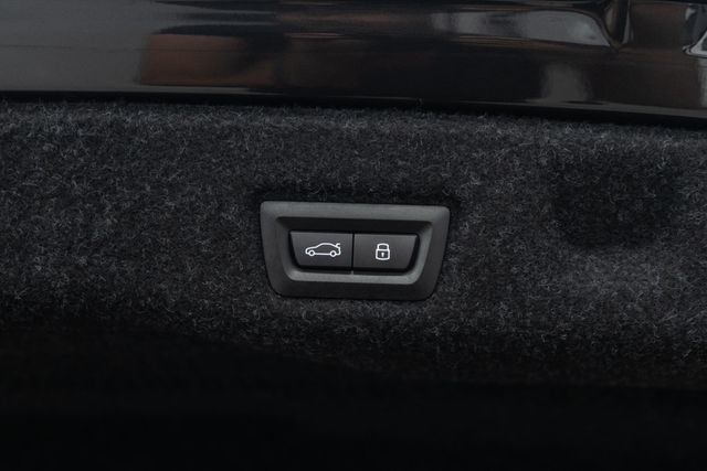 2025 BMW 5 Series 540i xDrive - 22929739 - 35