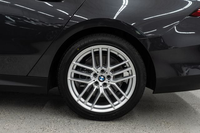 2025 BMW 5 Series 540i xDrive - 22929739 - 37