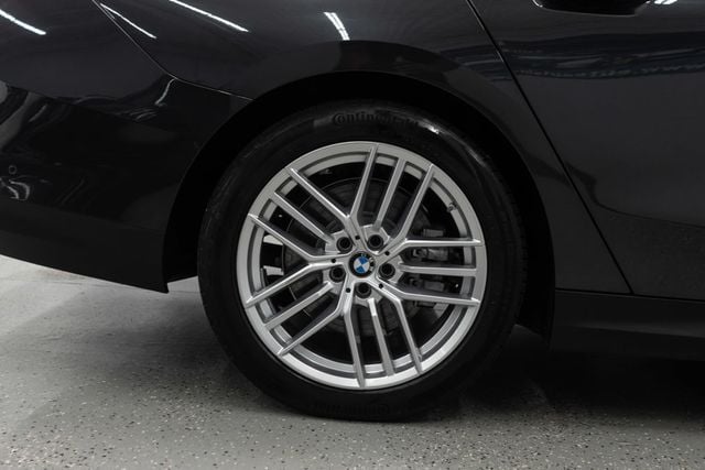 2025 BMW 5 Series 540i xDrive - 22929739 - 38