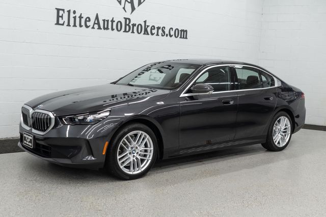 2025 BMW 5 Series 540i xDrive - 22929739 - 42