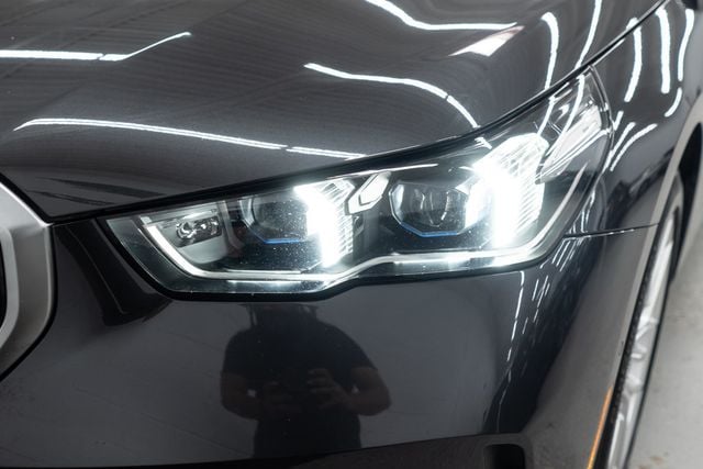 2025 BMW 5 Series 540i xDrive - 22929739 - 45