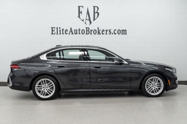 2025 BMW 5 Series 540i xDrive - 22929739 - 4