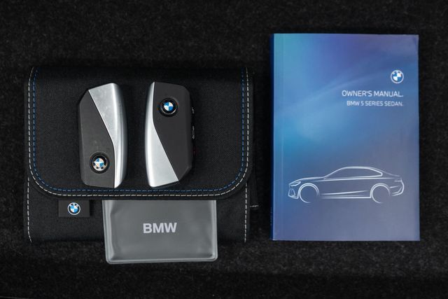 2025 BMW 5 Series 540i xDrive - 22929739 - 53
