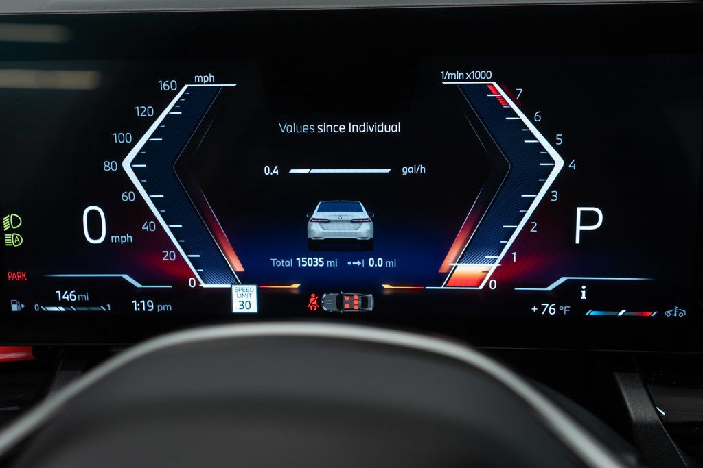 BMW 5 Series photo 15