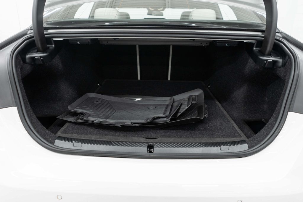 BMW 5 Series photo 28