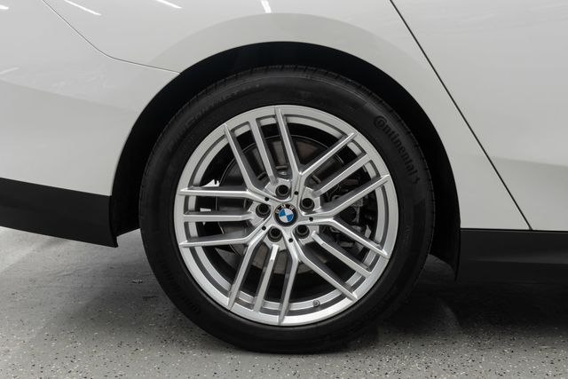 2025 BMW 5 Series 540i xDrive - 23045073 - 32