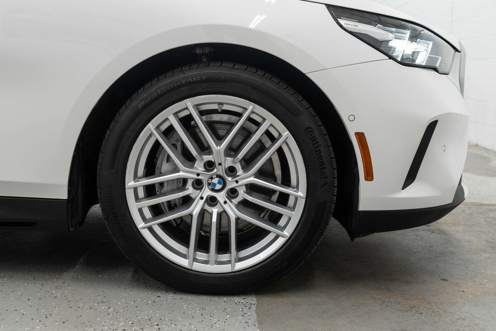 BMW 5 Series photo 34