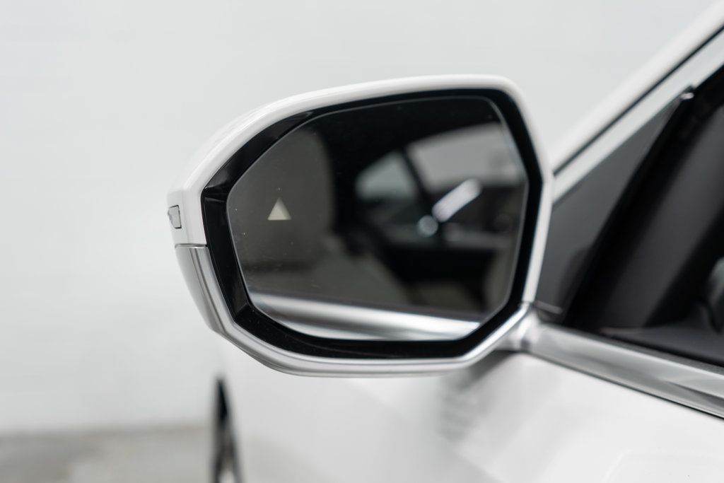 BMW 5 Series photo 38