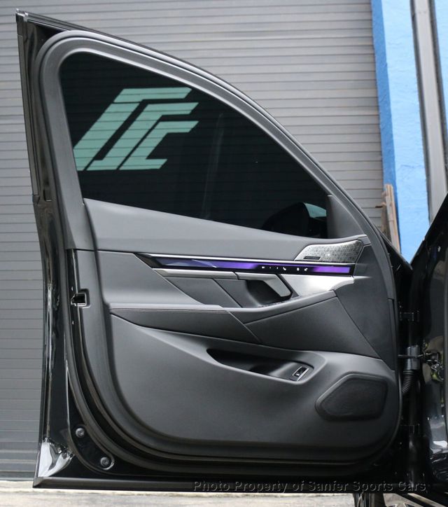 2025 BMW 5 Series 540i xDrive - 22963640 - 17