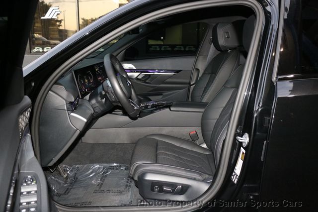 2025 BMW 5 Series 540i xDrive - 22963640 - 26