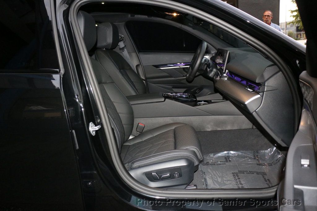 2025 BMW 5 Series 540i xDrive - 22963640 - 29