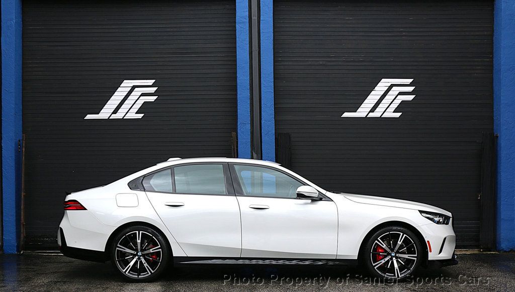 2025 BMW 5 Series 540i xDrive - 22998206 - 0