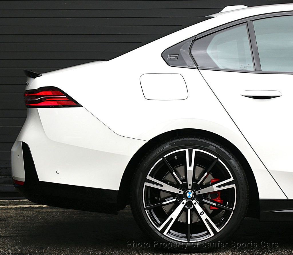 2025 BMW 5 Series 540i xDrive - 22998206 - 17