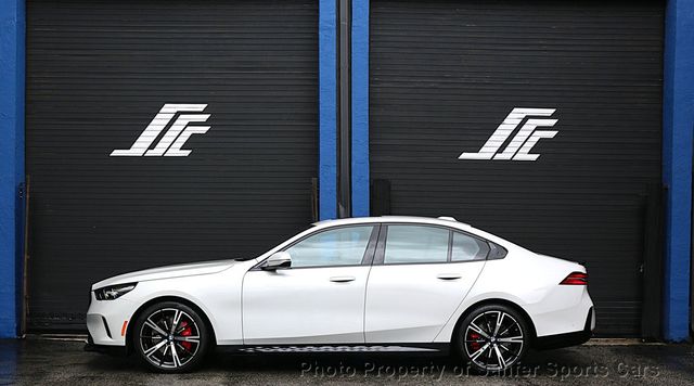 2025 BMW 5 Series 540i xDrive - 22998206 - 1