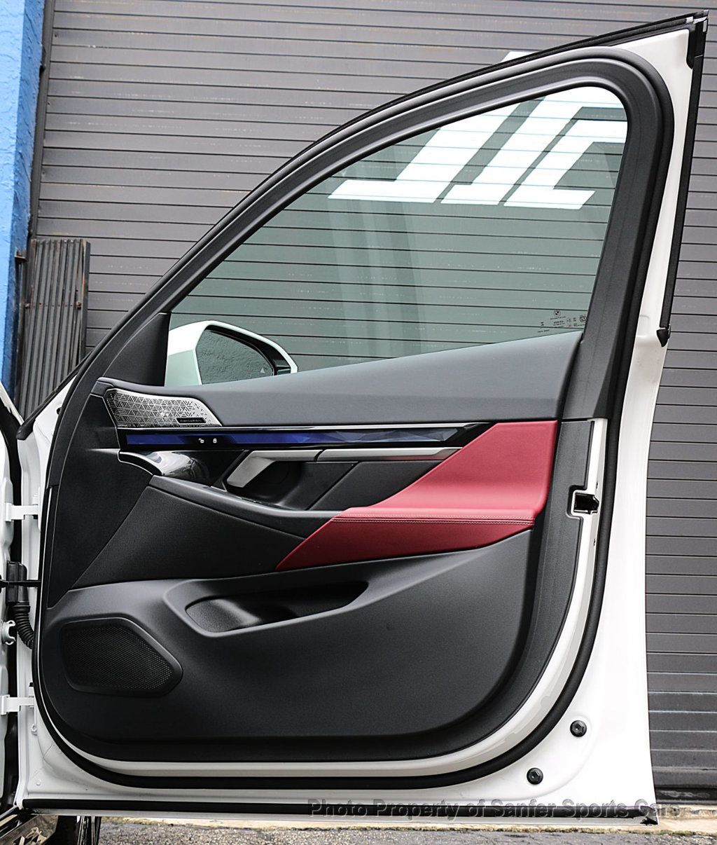 2025 BMW 5 Series 540i xDrive - 22998206 - 20