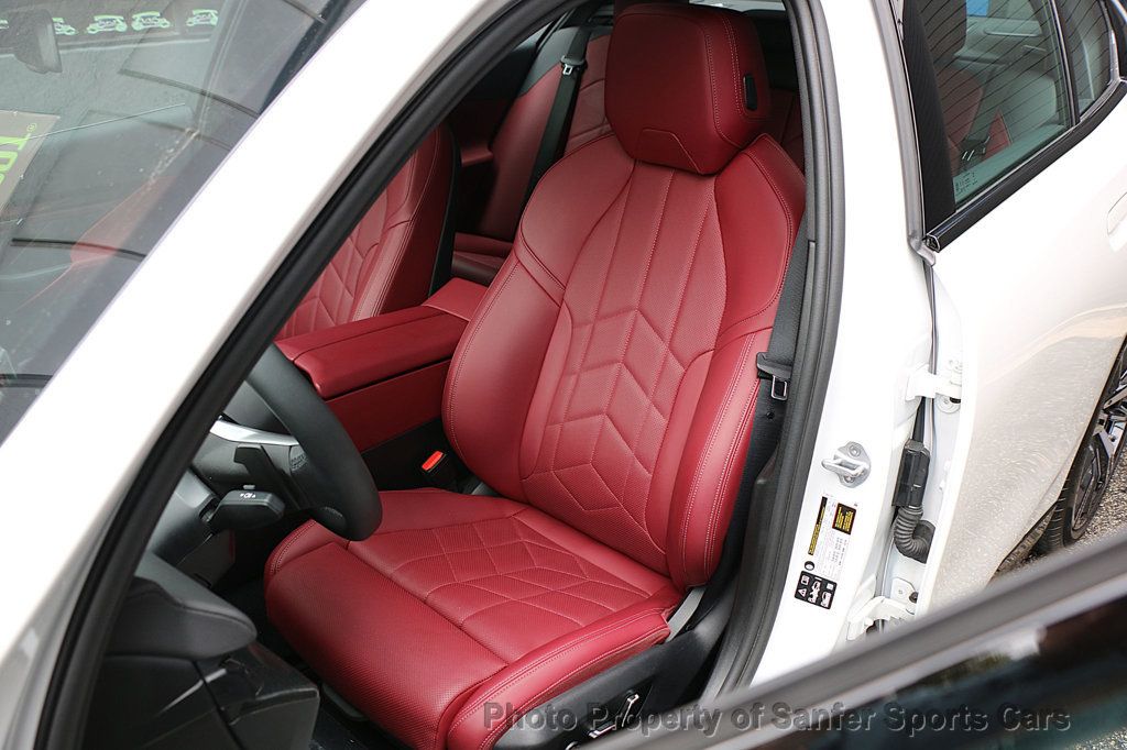 2025 BMW 5 Series 540i xDrive - 22998206 - 27