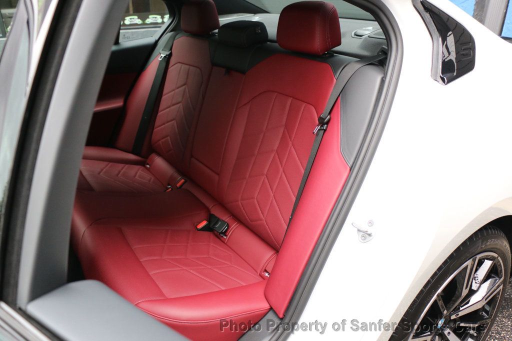 2025 BMW 5 Series 540i xDrive - 22998206 - 32