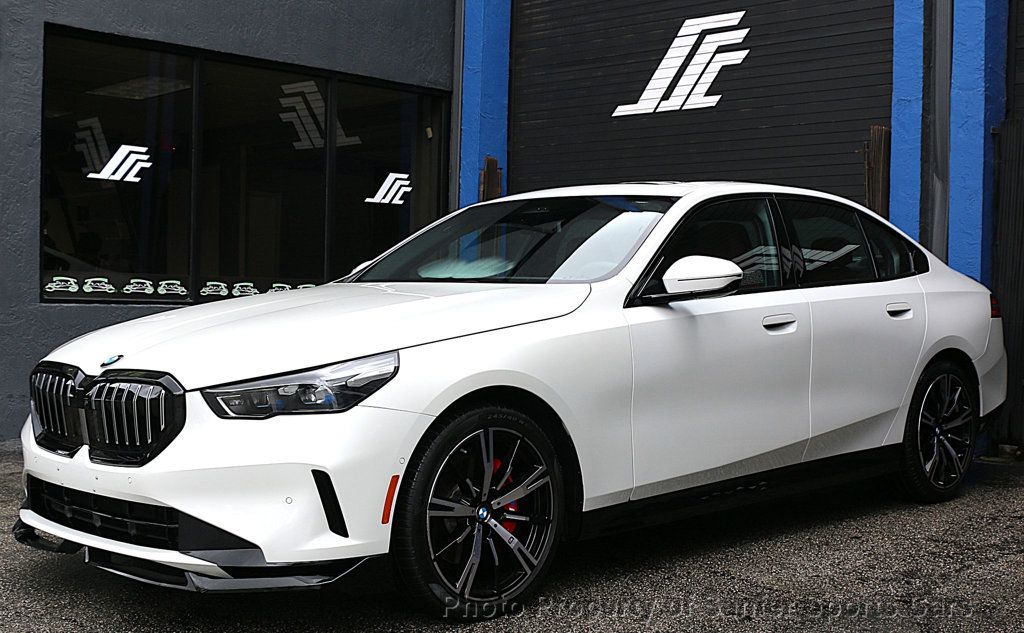 2025 BMW 5 Series 540i xDrive - 22998206 - 3