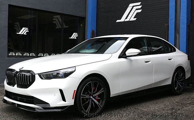 2025 BMW 5 Series 540i xDrive - 22998206 - 3