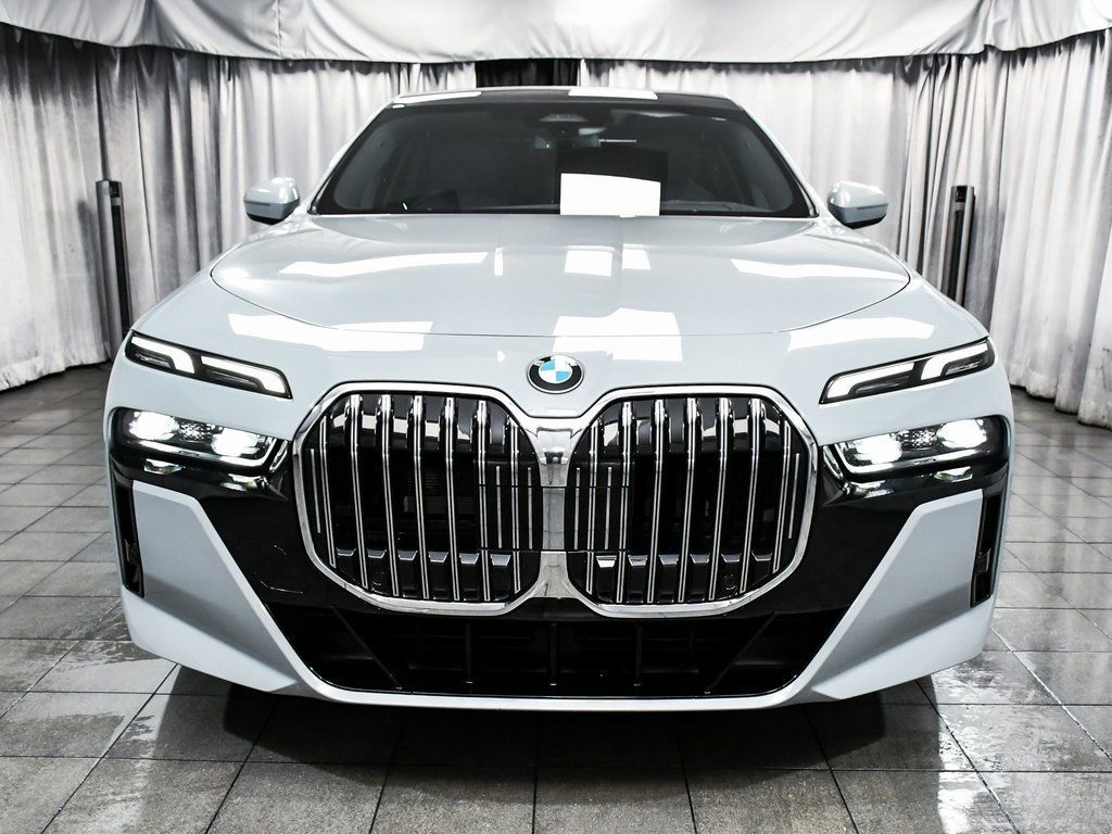 2025 Bmw 740i photo 2