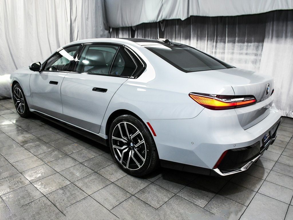 2025 Bmw 740i photo 4