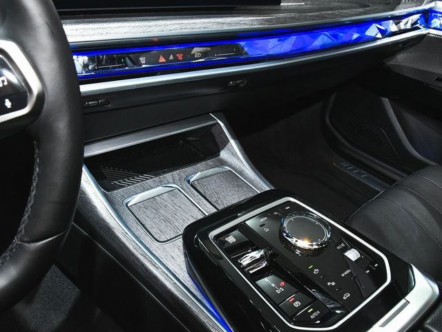 2025 BMW 7 Series 740i - 22910939 - 71