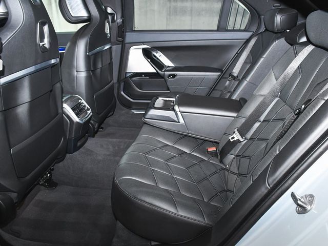 2025 BMW 7 Series 740i - 22910939 - 83